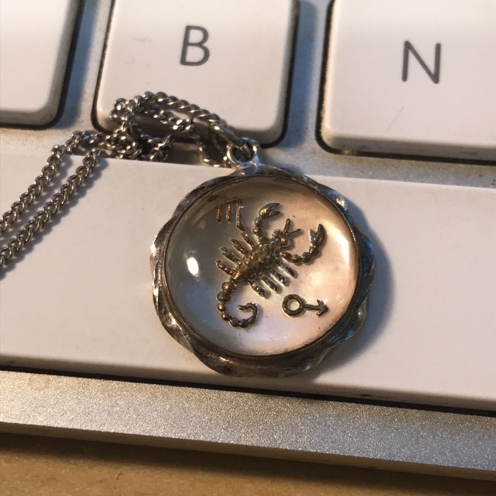 vintage Sterling silver Scorpio pendant necklace - Picture 6 of 7